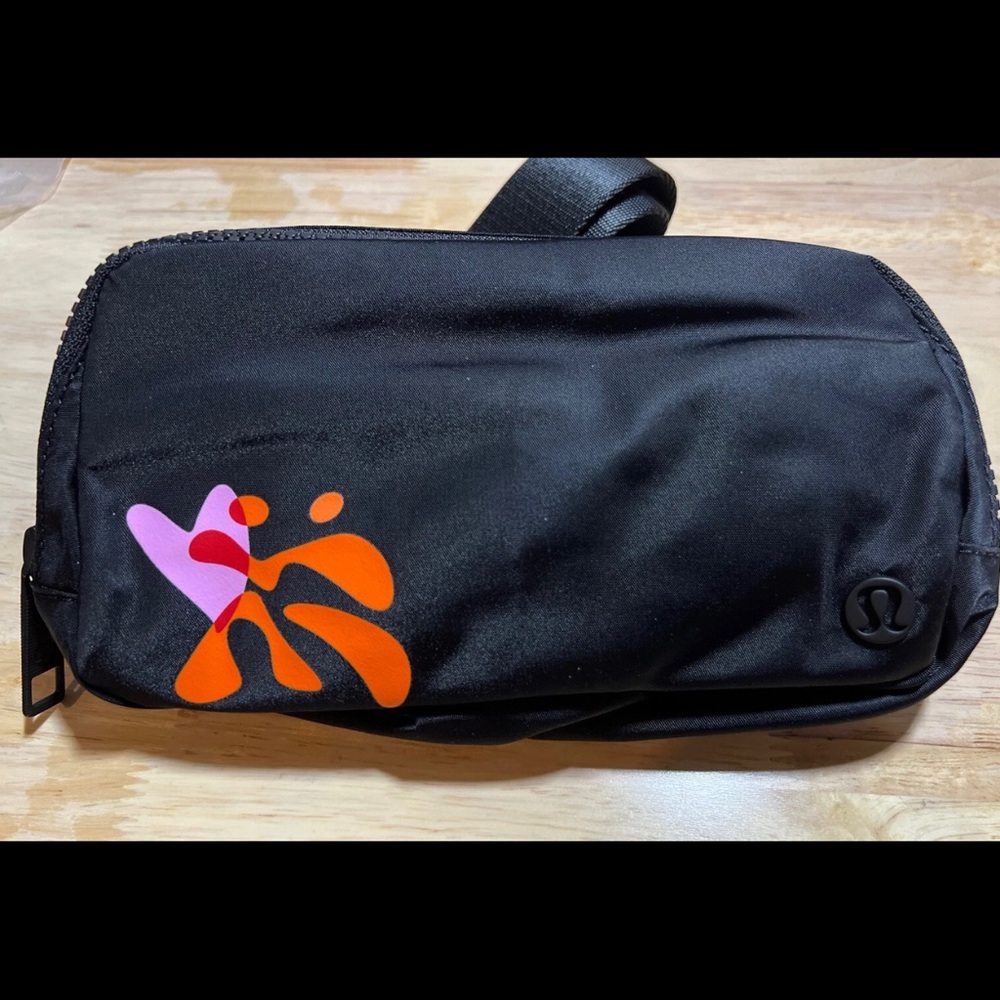 Lululemon NWT Everywhere Belt Bag - Pride - Black - Original Style -  1L